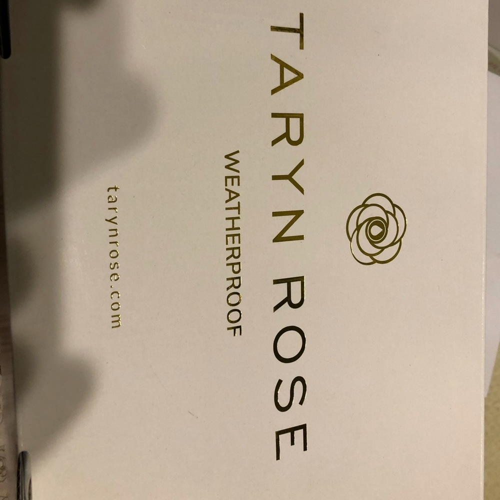 Taryn Rose- Comfort Sneakers